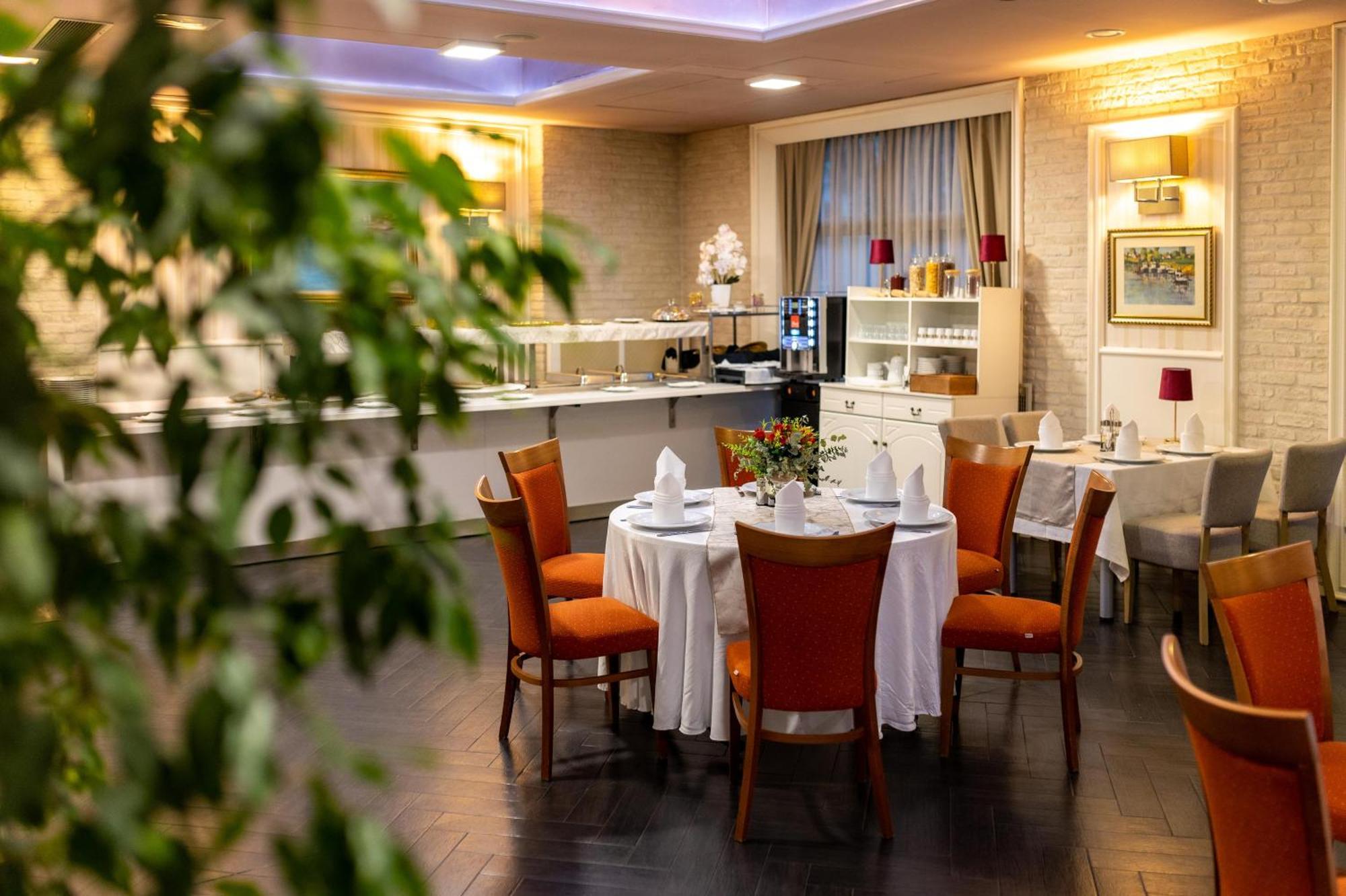 Art Hotel Slavonski Brod Eksteriør billede