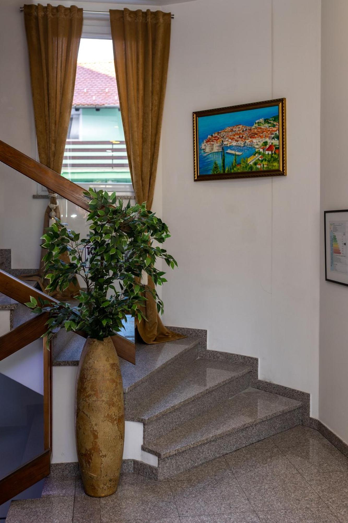 Art Hotel Slavonski Brod Eksteriør billede